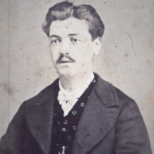 El Sr, Antoni de Trinxeria en una foto del segle XIX. Aquest senyor procedia de la família Trinxeria d'Olot i es casà amb la pubilla de la família Ruscalleda. Els principals terratinents d'aquella època a Maçanet.