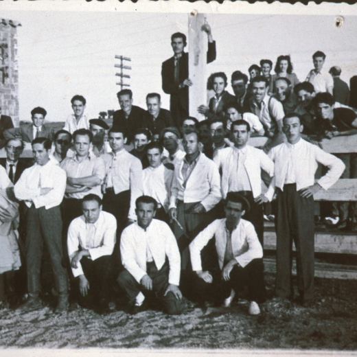 Cuadrilla actuant a la cursa de braus de l'any 1944. Ramón Deulofeu, Lluís Ruscalleda, Agustí Xarbau.