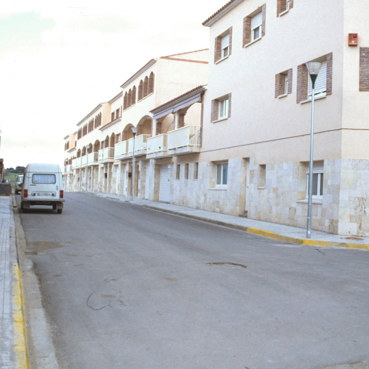 Vista parcial del nou carrer Josep Pla, edificat en els terrenys de l'antic Ferrer Villar.