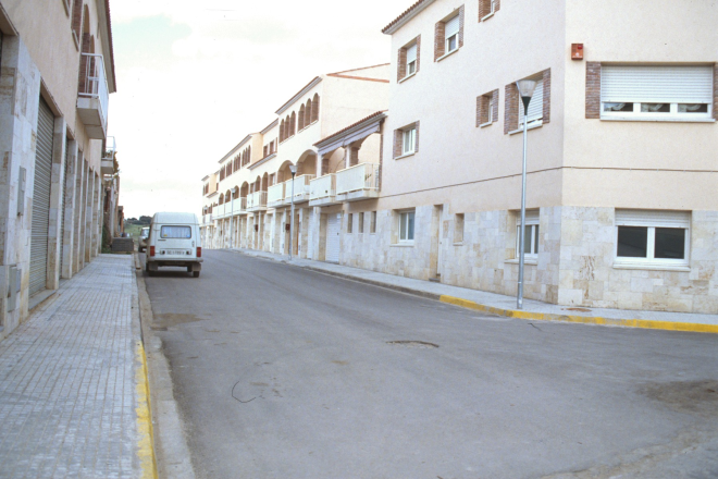 Vista parcial del nou carrer Josep Pla, edificat en els terrenys de l'antic Ferrer Villar.