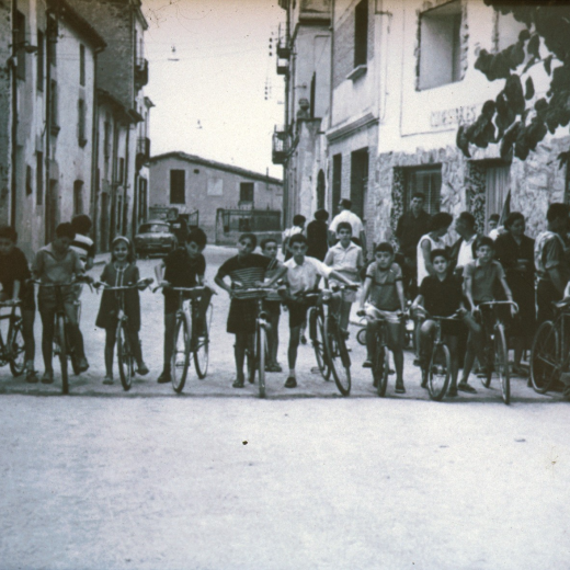 Festa Major de 1960.

Cursa infantil de bicicletes l'any 1960. Coneguts Lluís Quellos, Josep M Bagué i Jaume Costa.