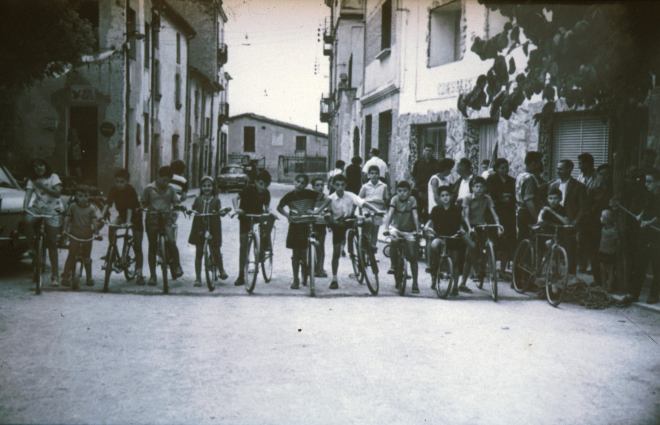Festa Major de 1960.

Cursa infantil de bicicletes l'any 1960. Coneguts Lluís Quellos, Josep M Bagué i Jaume Costa.