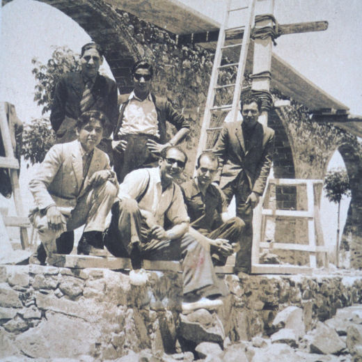 Construcció de la Pista Jardí.

Un grup de jovent del poble. Drets: Ramón Bagué, Ferran Ruscalleda, LLuís Artigas i asseguts: Ernest Maresma, Martí Masjoan i Alfons Soms.