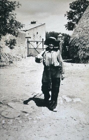 L'avi de Can Xicu Ros, en Francisco Bosch a la casa que avui és el bar-restaurant Can Toni Molins.