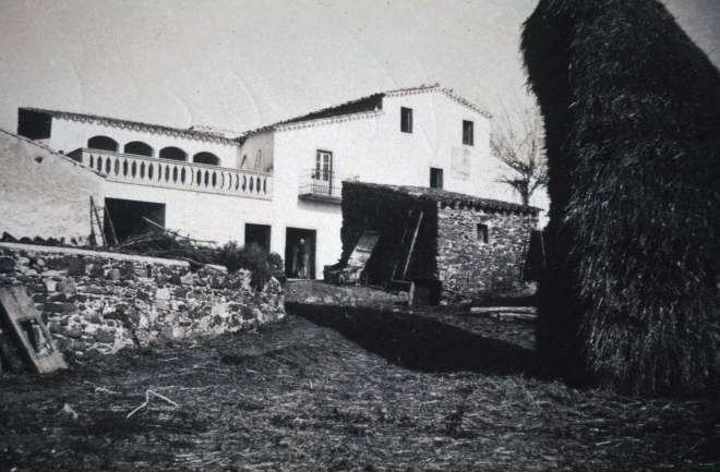 Vista de la masia Can Vendrell del veïnat Coma Juliana