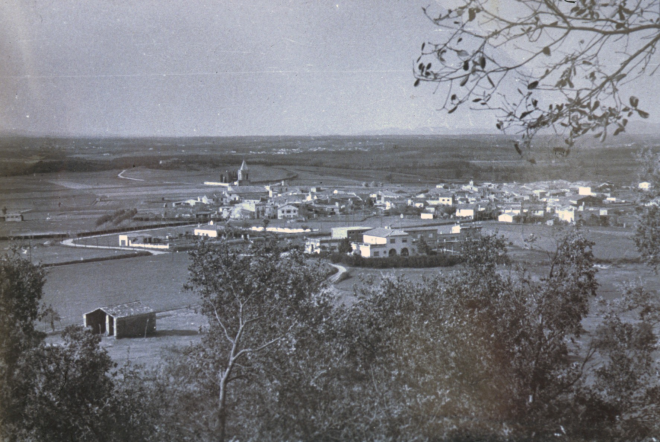 Vista de la vila de Maçanet els anys cinquanta.