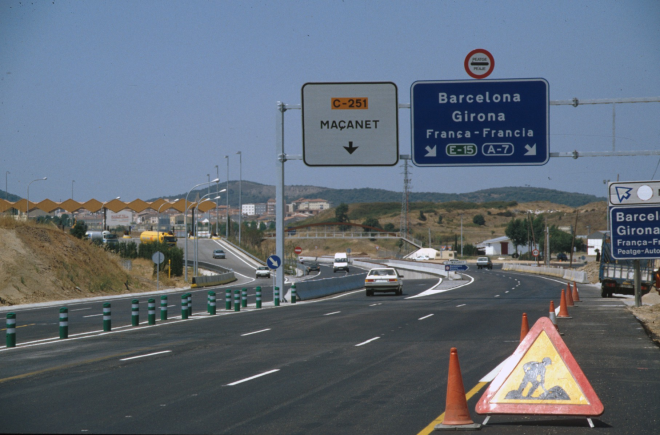 Entrada a l'autopista i nou túnel per anar a Maçanet després de les últimes reformes a l'autopista.