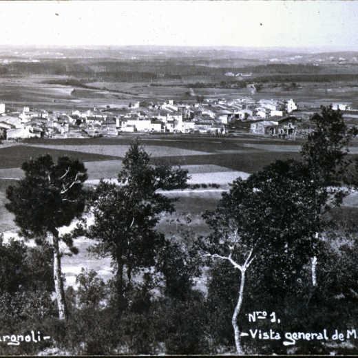 Vista general de la vila de Maçanet abans dels anys 20