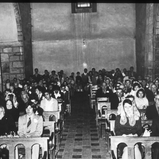 Festa d'homenatge a la vellesa els anys 70. Els homenatjats i acompanyants a la missa a l'Església parroquial.

Entre ells Raimunda (avia Can Duran), Rosendo Valentí, Consuelo Lloveras, Rita Gironés, Josep Freixas, Montserrat Deulofeu i Rafel Bancells.