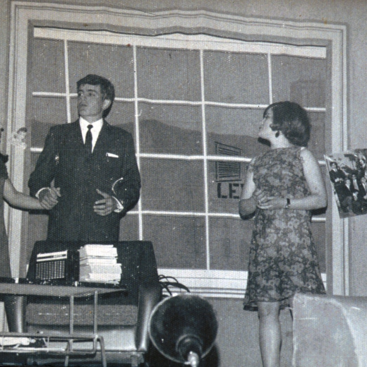 Obra: Amor direcció prohibida

Interpretat per: Miquel Gispert, Matilde Gironés, Joaquim Serra, Ramona Rovira i Júila Gironés.